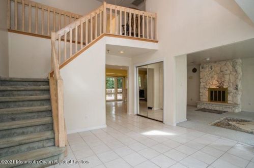 2 Georjean Dr, Holmdel Village, NJ 07733-1604