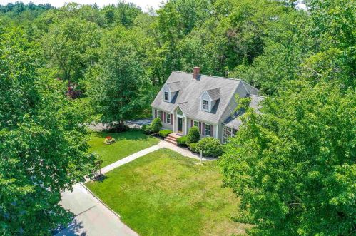 2 Wildbrook Dr, Plaistow, NH 03865-2544