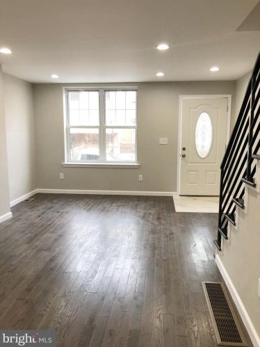 2440 10th St, Philadelphia PA  19133-1603 exterior