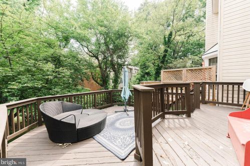 5703 Oakshore Ct, Springfield VA  22015-2250 exterior