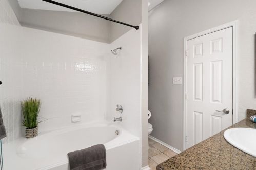 2117 Carnation Ct, Garland TX 75040-2805 exterior