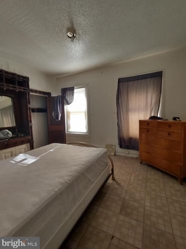 1946 23 St, Philadelphia PA 19145-2602 exterior