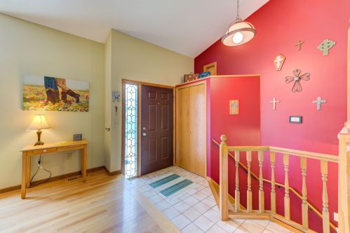 14795 Endicott Way, Saint Paul, MN 55124-6492