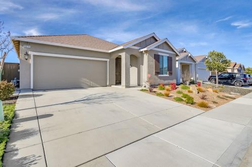 5672 Freestone Dr, Arboga, CA 95901-8701