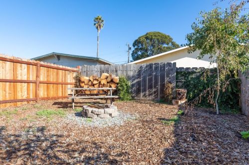 1436 Luxton St, Seaside CA  93955-5034 exterior