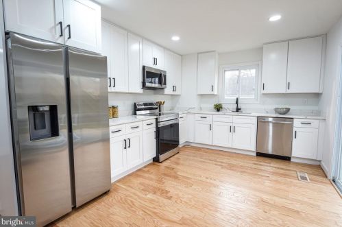 9063 Andromeda Dr, Springfield VA  22015-3509 exterior