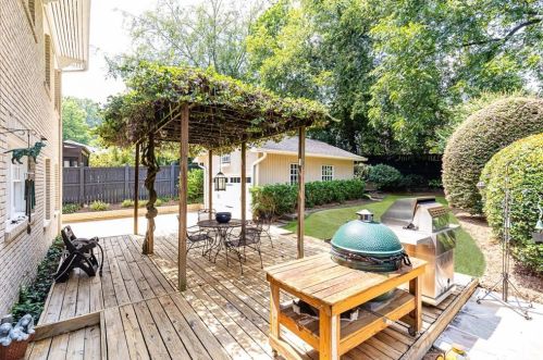 116 Huntington Rd, Atlanta GA  30309-1504 exterior