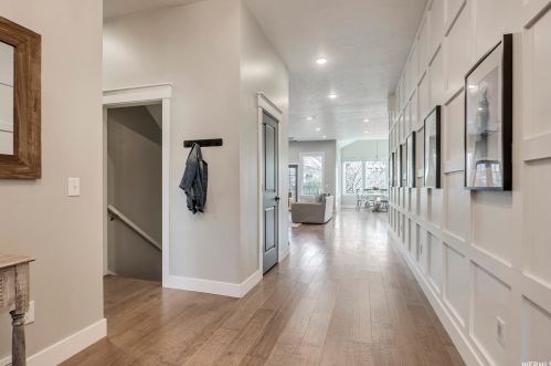 2712 Mt Jordan Rd, Sandy UT 84092-3380 exterior