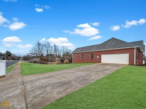 356 Glouchester Dr, Locust Grove, GA 30248-2054