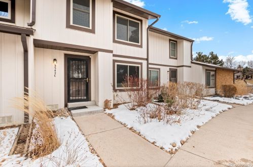 3542 Kittredge St, Denver, CO 80013-2693