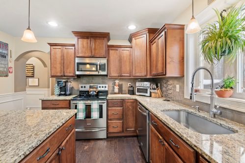 20 Amalia Dr, Rindge, NH 03461-5242