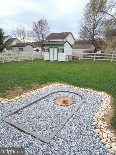 112 Allwood Dr, Hanover, PA 17331-7817