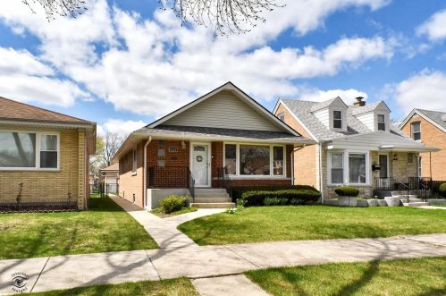 5028 Sayre Ave, Chicago, IL 60656-3711