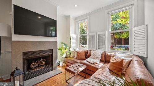 2409 Lombard St, Philadelphia PA  19146-1022 exterior