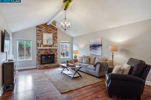 5210 Jomar Dr, Concord CA  94521-2343 exterior