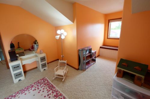 228 Poplar Ave, Lowry, MN 56349-4613