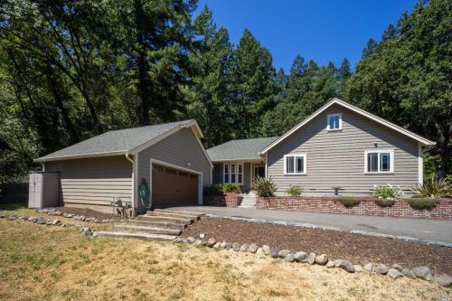 617 Meadow Wood Ln, Willits, CA 95490-3350