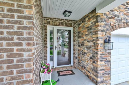 973 Apple Gate, Cincinnati OH  45245-7039 exterior