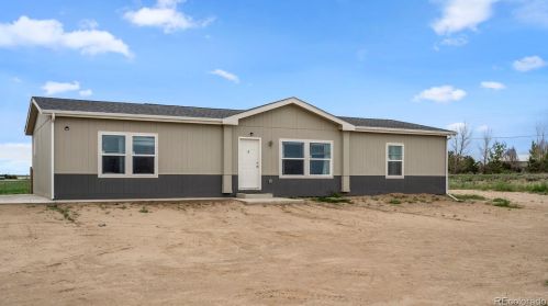 84 Ranch Rd, Hoyt, CO 80654-7532