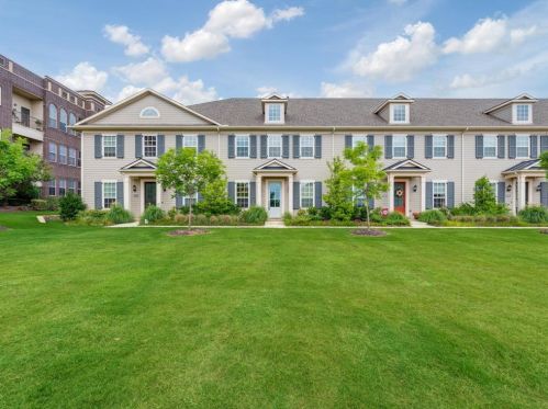 8763 Ice House Dr, Fort Worth, TX 76180