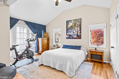 646 Maple Ave, Tavistock NJ 08033-1147 exterior