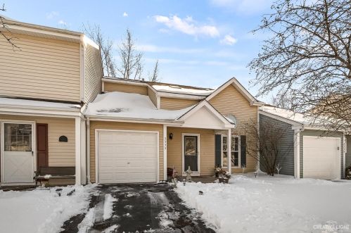 3333 Greenwich Ln, Island Lake, IL 60042-9121