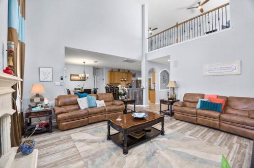 2127 Trinity Mnr Ln, Richmond TX  77469-7255 exterior