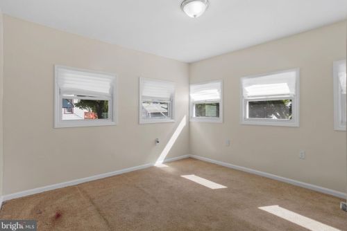 26 Crescent Blvd, Camden NJ  08108-1042 exterior