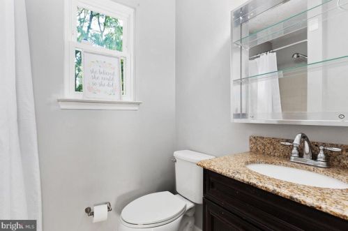 84 Kennedy Dr, Severna Park MD 21146-3007 exterior