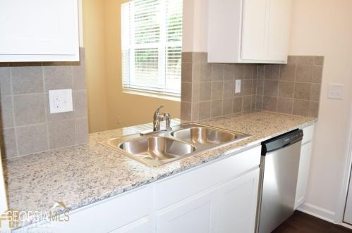 42 Chastain Cir, Newnan GA  30263-8601 exterior
