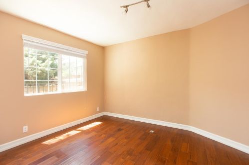 2411 Chevy Chase Dr, Glendale CA  91206-4525 exterior