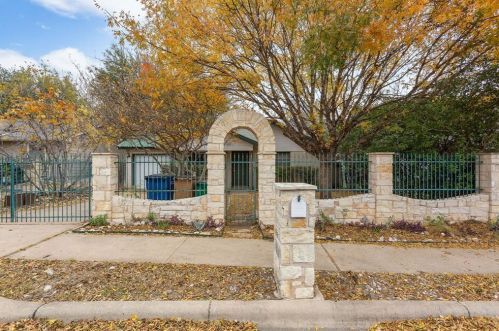 6310 Crumley Ln, Austin TX  78741-2362 exterior