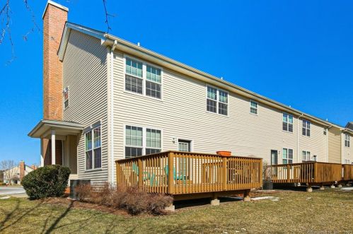 42 Last Leaf Cir, Windsor CT  06095-4733 exterior