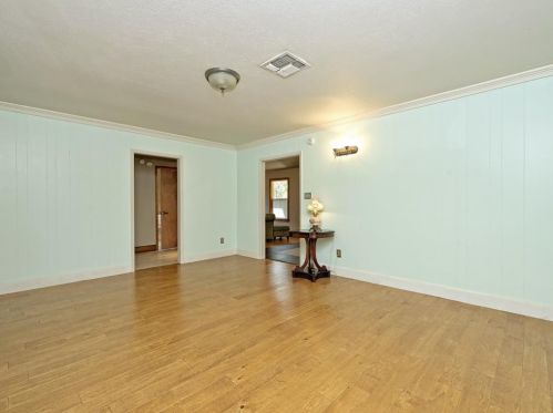 6107 Felix Ave, Austin TX  78741-3312 exterior