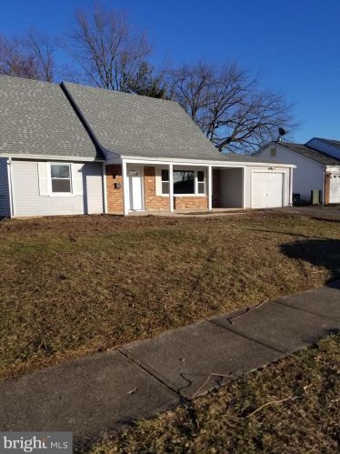 80 New Castle Ln, Willingboro, NJ 08046-1304