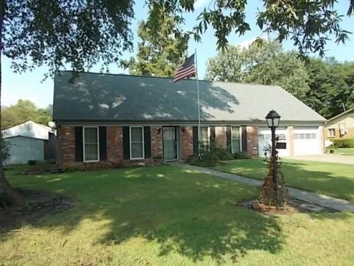128 Plantation Dr, Helm, MS 38756-3312