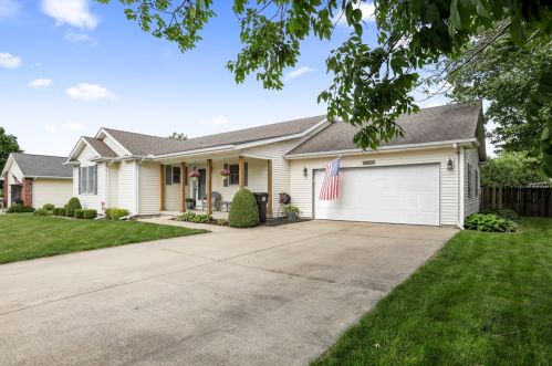 400 Linden Dr, Saint Joseph, IL 61873-9431
