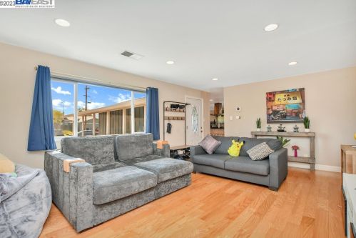 3619 Thunderbird Ct, Concord CA  94520-1430 exterior