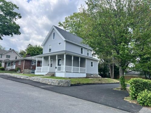 52 Fox St, Waterbury, CT 06708-3402