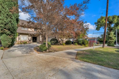 13007 Chandler Blvd, Van Nuys, CA 91401-6117