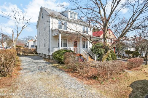 7 Smith St, Greenwich CT  06830-6049 exterior