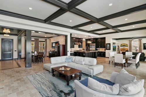 16105 Mariposa Ave, Riverside CA  92504 exterior