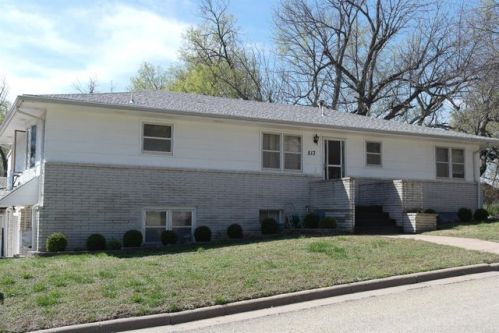513 8th St, Chapman, KS 67431-8943