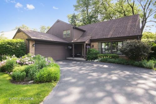 519 Elm St, Palatine, IL 60067-6723