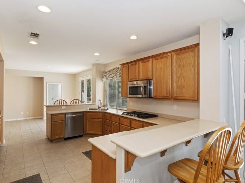 18477 Hollowtree Ln, Riverside CA  92504-9467 exterior