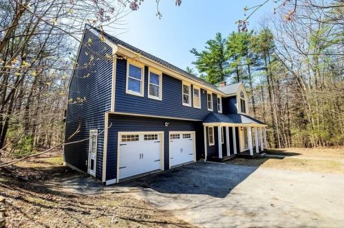 60 Marilyn Park Dr, Hampstead, NH 03841-2314