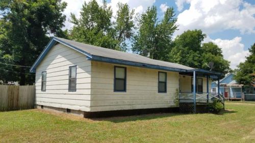 120 Walnut Dr, Parsons, KS 67357
