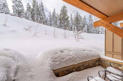 7001 Northstar Dr, Truckee CA  96161-4252 exterior
