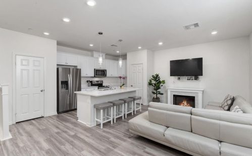344 Fitzpatrick Rd, San Marcos, CA 92069-1636