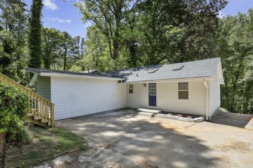 2310 Beecher Cir, Atlanta GA  30311-2506 exterior